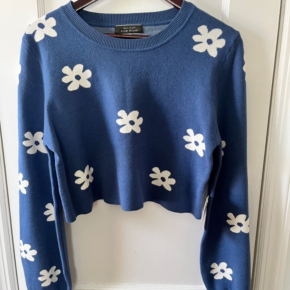 Blue blush flower sweater